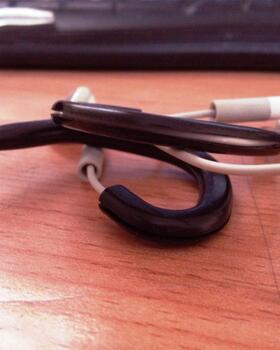 Γατζος σιλικόνης για ακουστικά